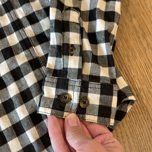 Carhartt Button Down - Small - Picture 4 of 7
